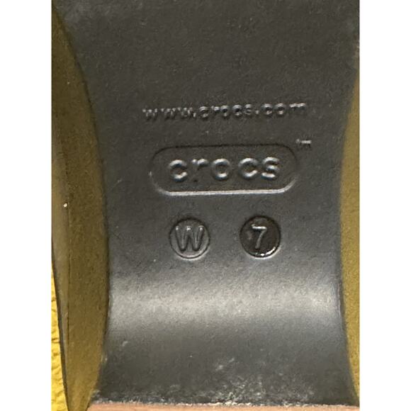 Crocs Woman’s Sz 7W Brown Sarah Clog Heel Dual Mules Suede Leather Strap casual - Picture 9 of 9